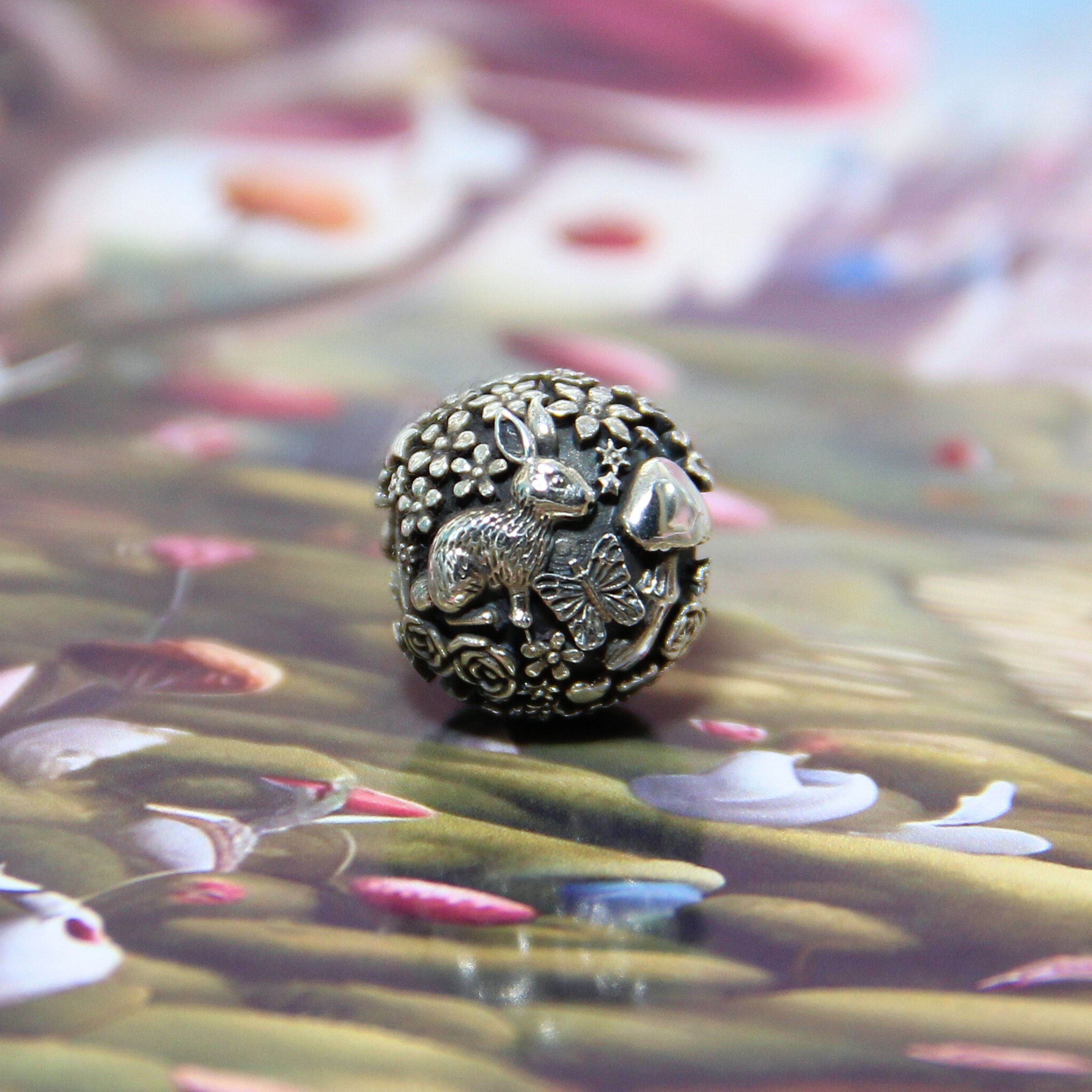 Minnie Rabbit Bead