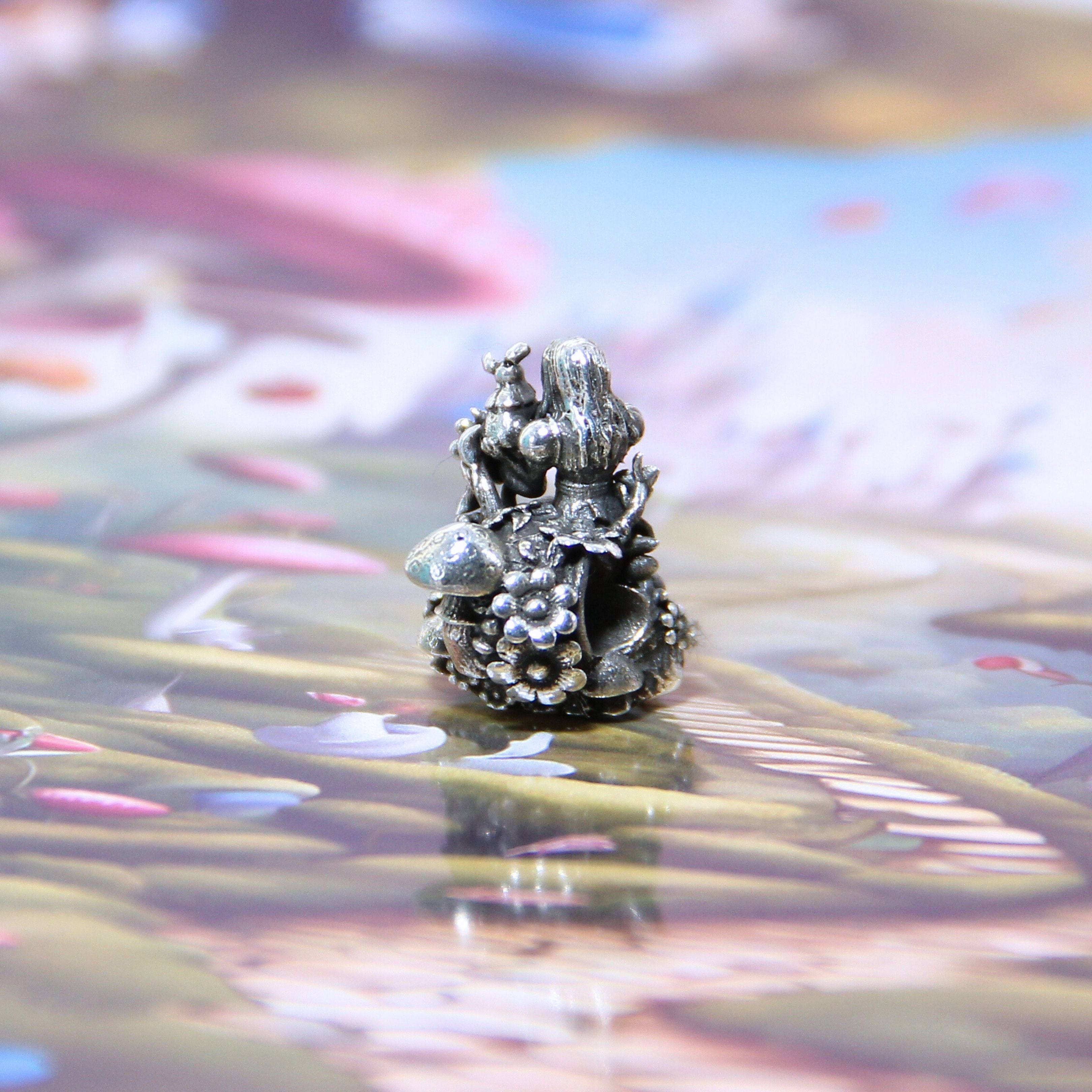 The Wonderland Spark Bead