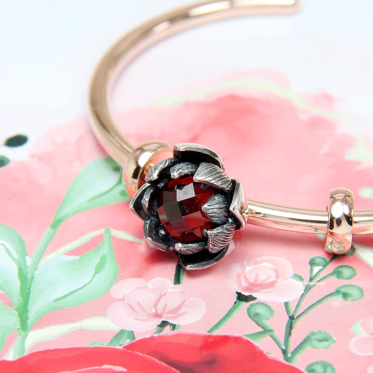 Lotus Garnet Stopper